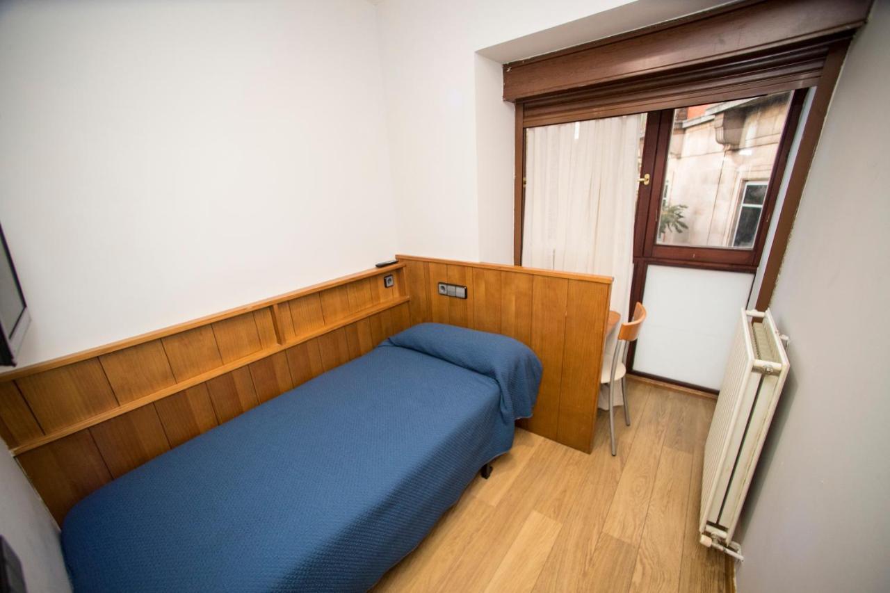 Hostal Caballeros Сория Номер фото