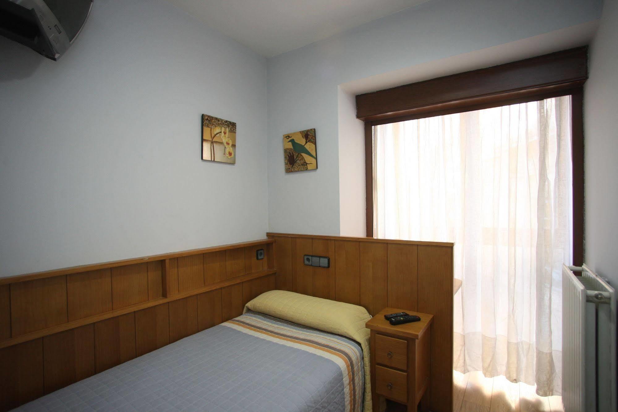 Hostal Caballeros Сория Экстерьер фото