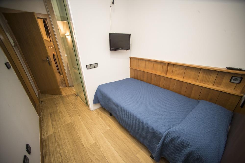 Hostal Caballeros Сория Экстерьер фото